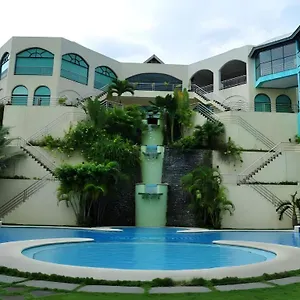 https://resort-bohol-plaza-and-restaurant.hotelspanglao.com