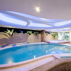https://the-pinnacle-hotel-and-suites.davao-hotels.com